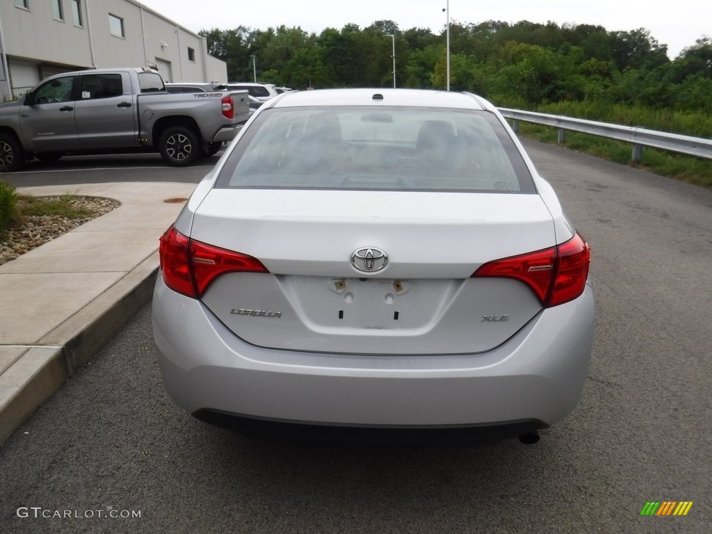 2017 Corolla XLE - Classic Silver Metalic / Black photo #9