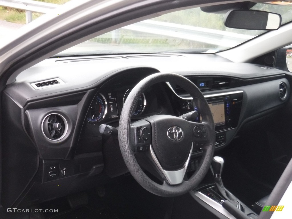 2017 Corolla XLE - Classic Silver Metalic / Black photo #13