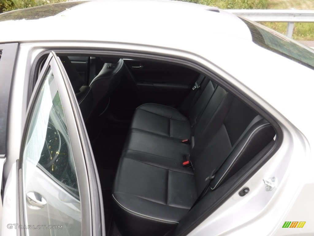 2017 Corolla XLE - Classic Silver Metalic / Black photo #24