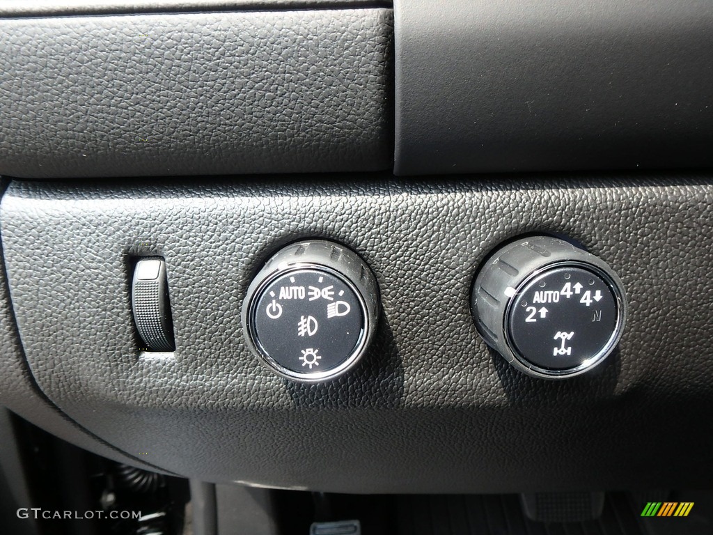 2020 GMC Canyon Denali Crew Cab 4WD Controls Photo #134816425