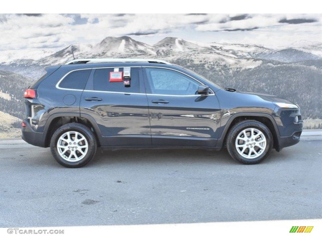 2018 Cherokee Latitude Plus - Rhino / Black photo #2