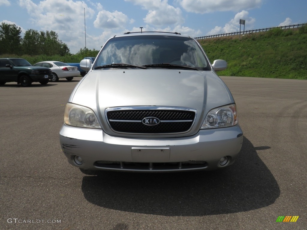 2005 Sedona EX - Clear White / Gray photo #4