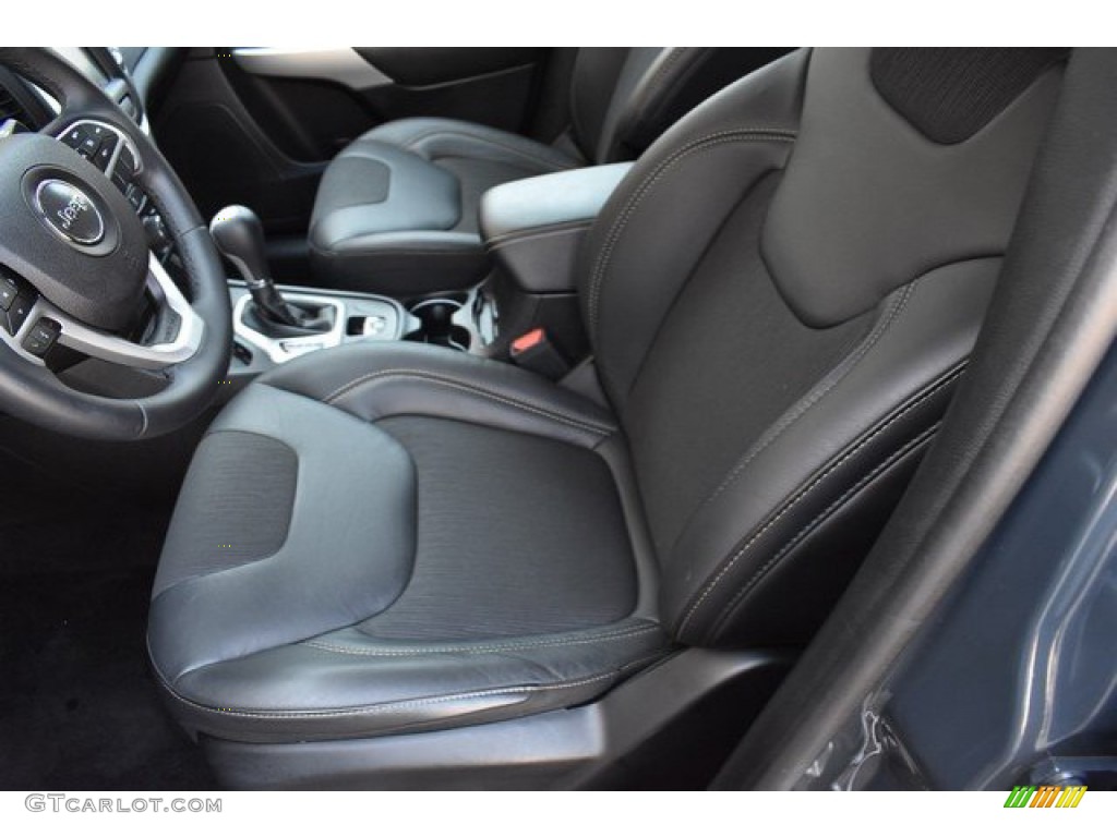 2018 Cherokee Latitude Plus - Rhino / Black photo #11