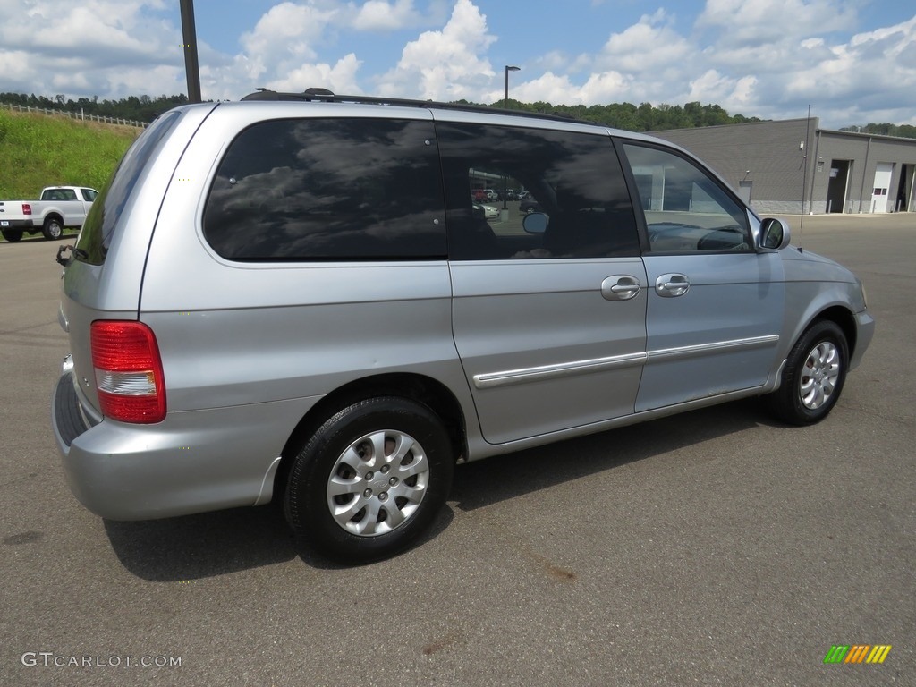 2005 Sedona EX - Clear White / Gray photo #13