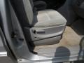 2005 Clear White Kia Sedona EX  photo #23