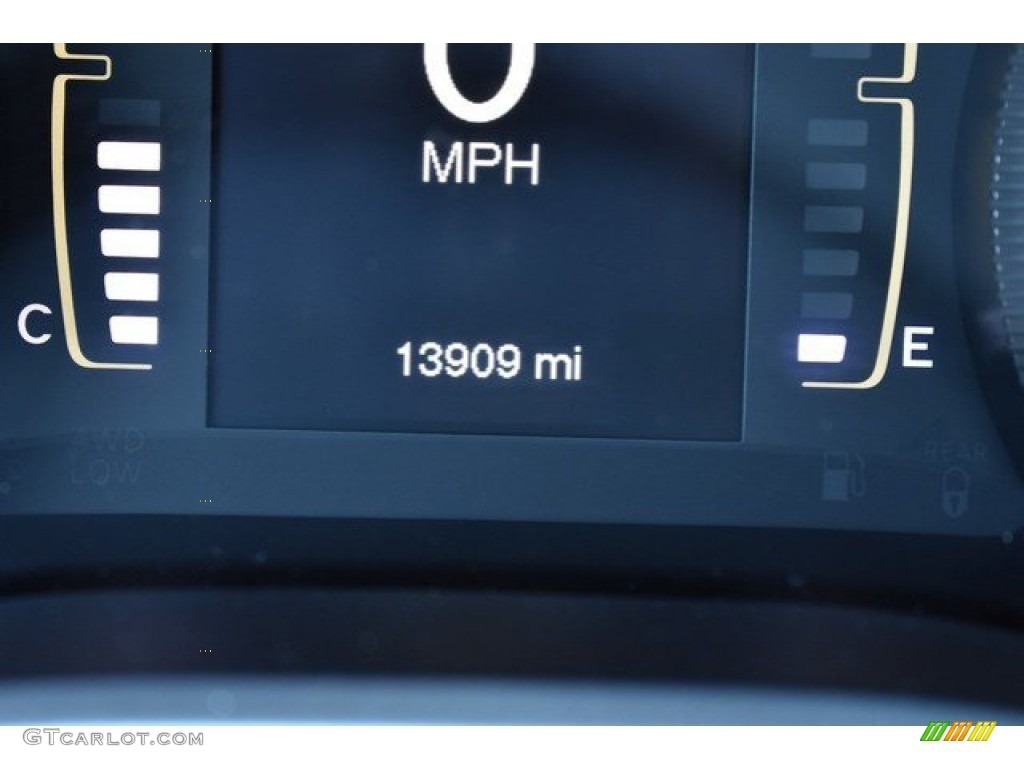 2018 Cherokee Latitude Plus - Rhino / Black photo #29