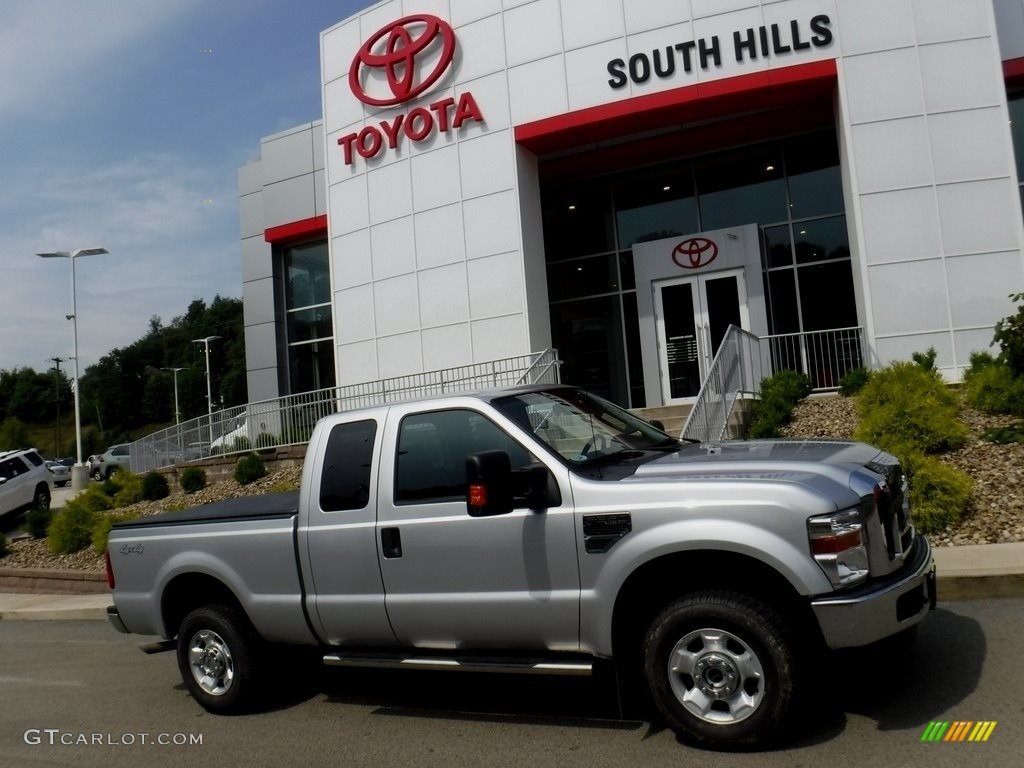 2010 F250 Super Duty XLT SuperCab 4x4 - Ingot Silver Metallic / Medium Stone photo #2