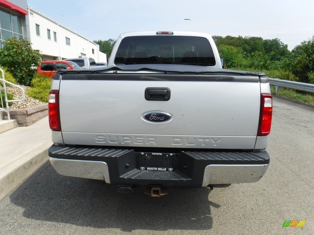 2010 F250 Super Duty XLT SuperCab 4x4 - Ingot Silver Metallic / Medium Stone photo #9