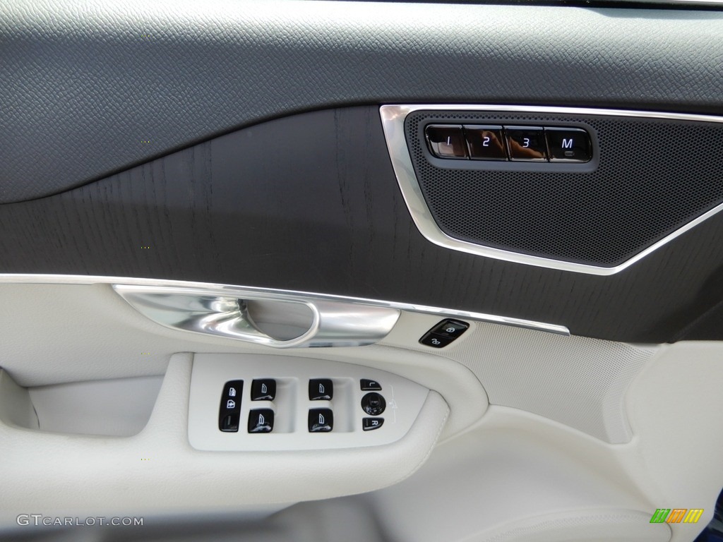 2020 Volvo XC90 T5 AWD Momentum Blond Door Panel Photo #134826680