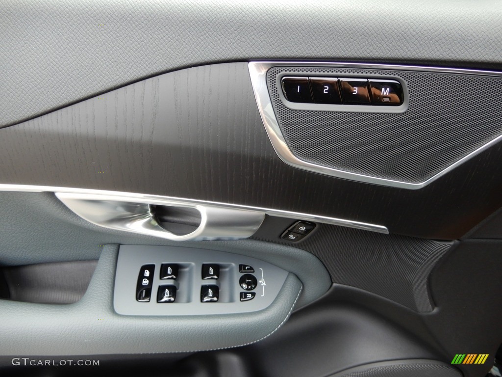 2020 Volvo XC90 T6 AWD Momentum Slate Door Panel Photo #134827205