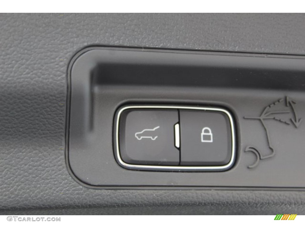 2020 Explorer XLT - Agate Black Metallic / Ebony photo #24