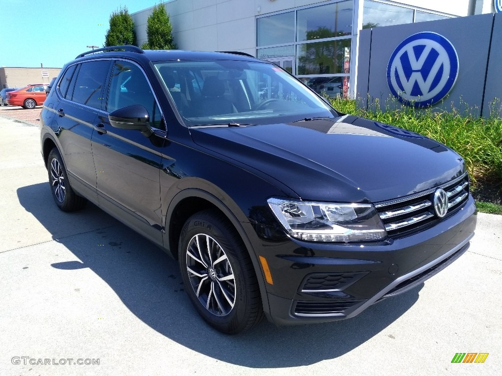 2019 Deep Black Pearl Volkswagen Tiguan SE 4MOTION 134826198 Car Color Galleries