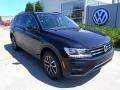 Deep Black Pearl - Tiguan SE 4MOTION Photo No. 1