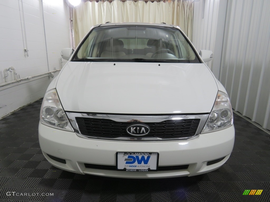 2012 Sedona LX - Clear White / Beige photo #4