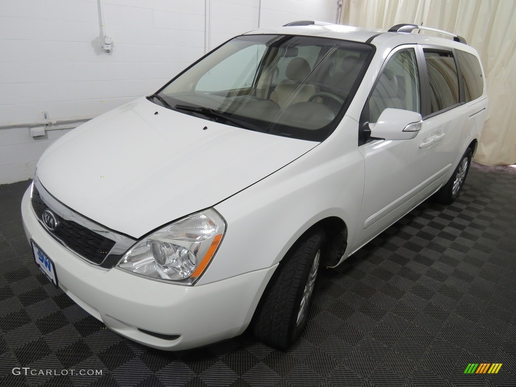 2012 Sedona LX - Clear White / Beige photo #7