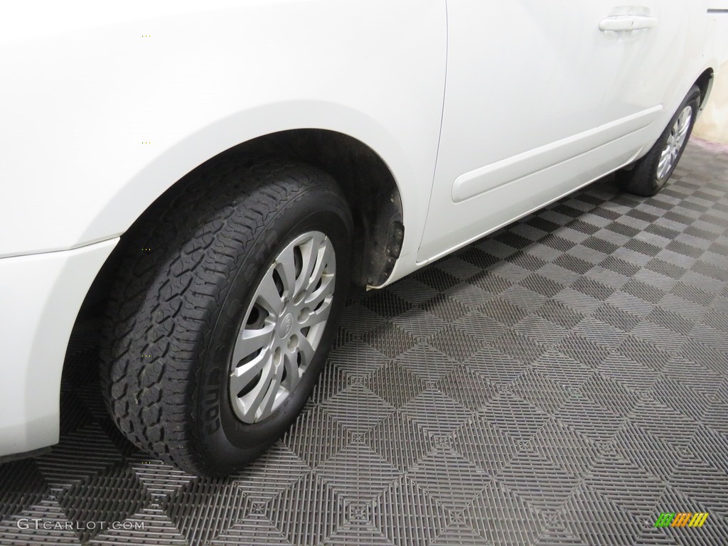 2012 Sedona LX - Clear White / Beige photo #8