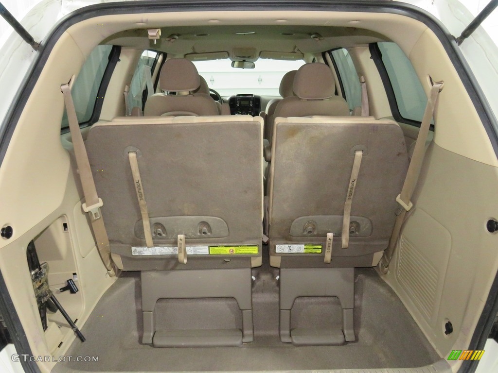 2012 Sedona LX - Clear White / Beige photo #14