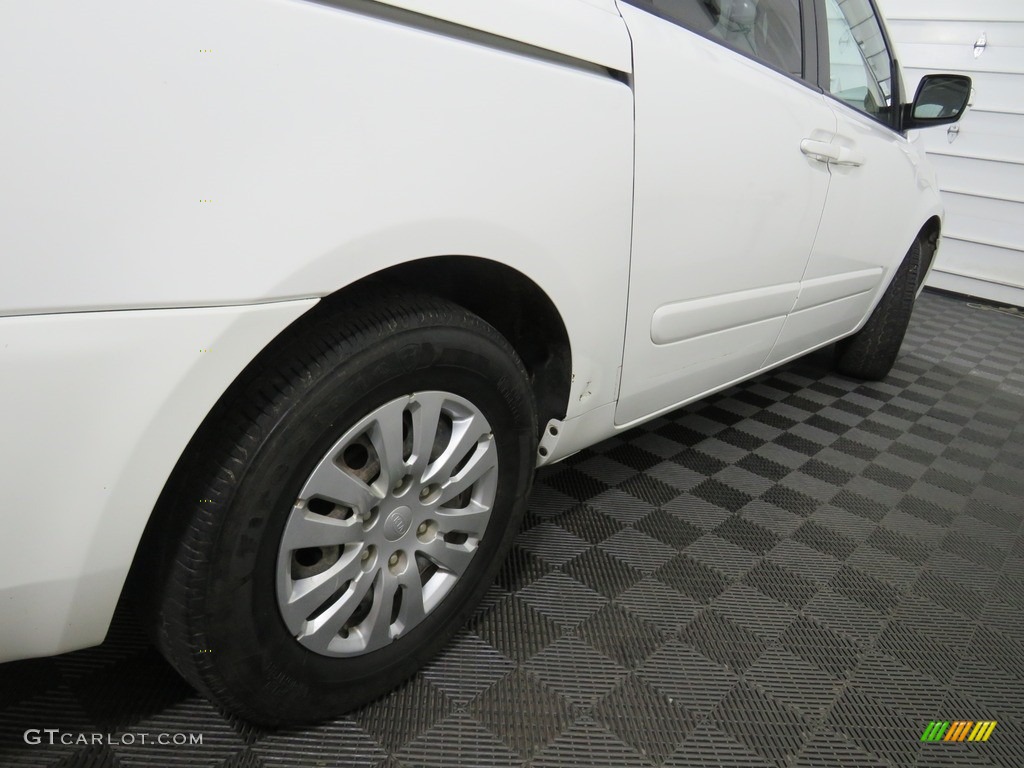 2012 Sedona LX - Clear White / Beige photo #16