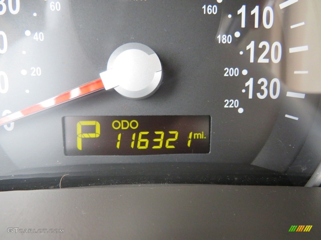 2012 Sedona LX - Clear White / Beige photo #20