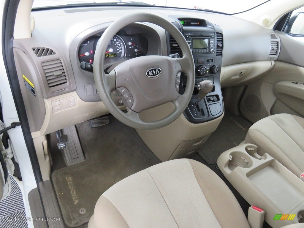 2012 Sedona LX - Clear White / Beige photo #30