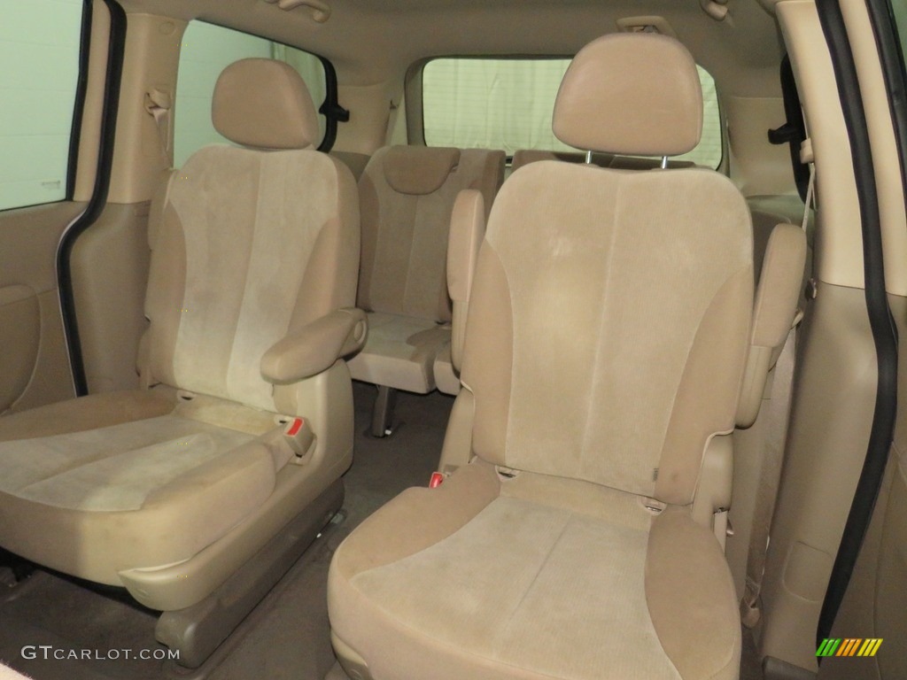 2012 Sedona LX - Clear White / Beige photo #31