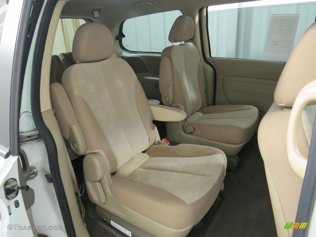2012 Sedona LX - Clear White / Beige photo #35
