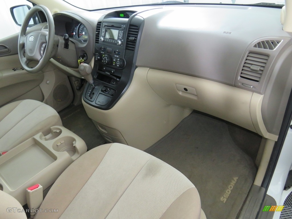 2012 Sedona LX - Clear White / Beige photo #38