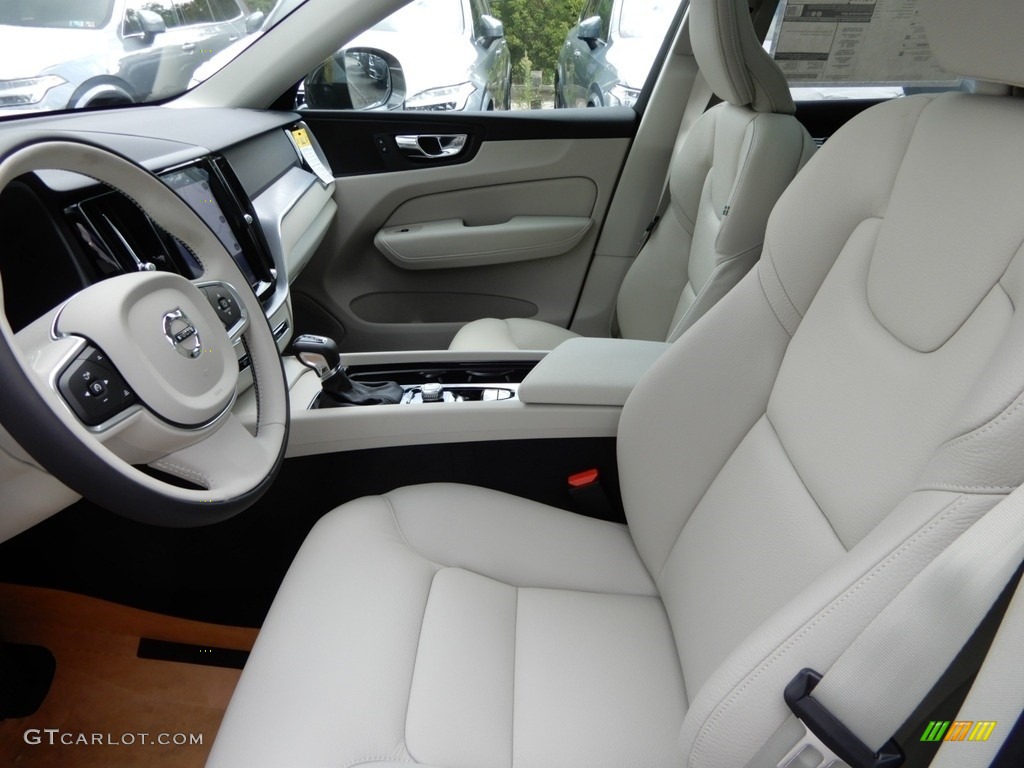2020 Volvo XC60 T5 AWD Momentum Front Seat Photo #134852033