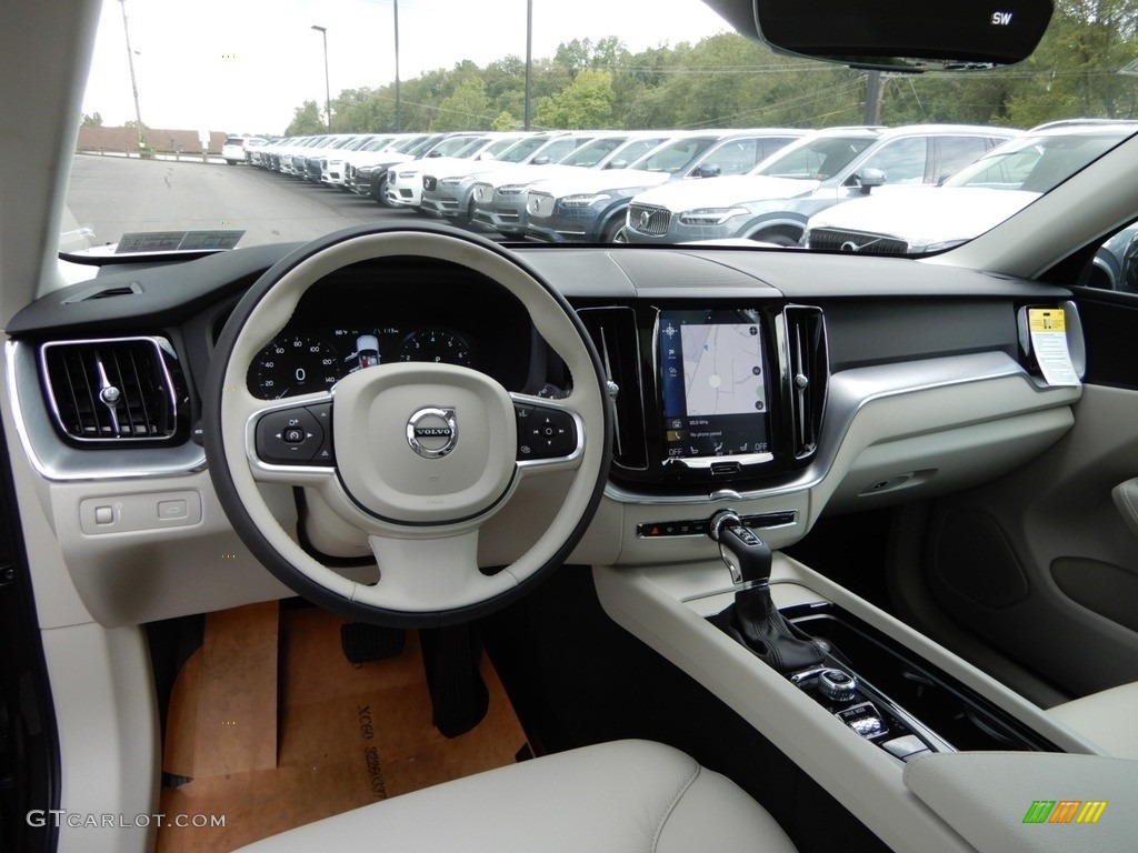 Blonde Interior 2020 Volvo XC60 T5 AWD Momentum Photo #134852039