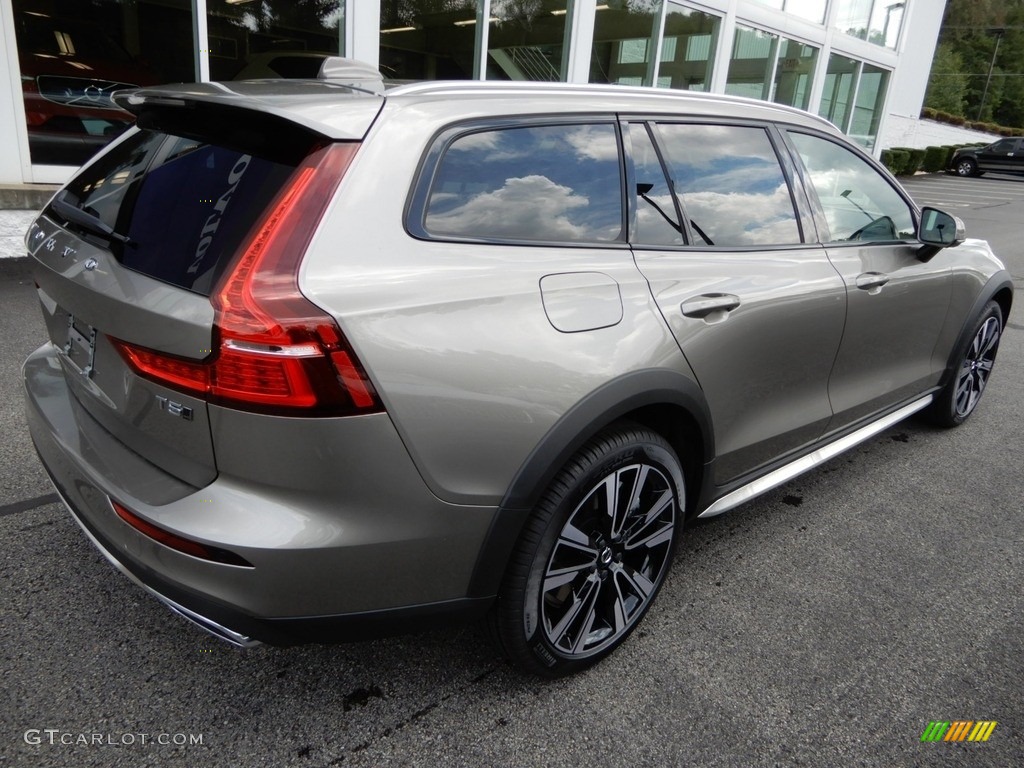 Pebble Grey Metallic 2020 Volvo V60 Cross Country T5 AWD Exterior Photo #134852063