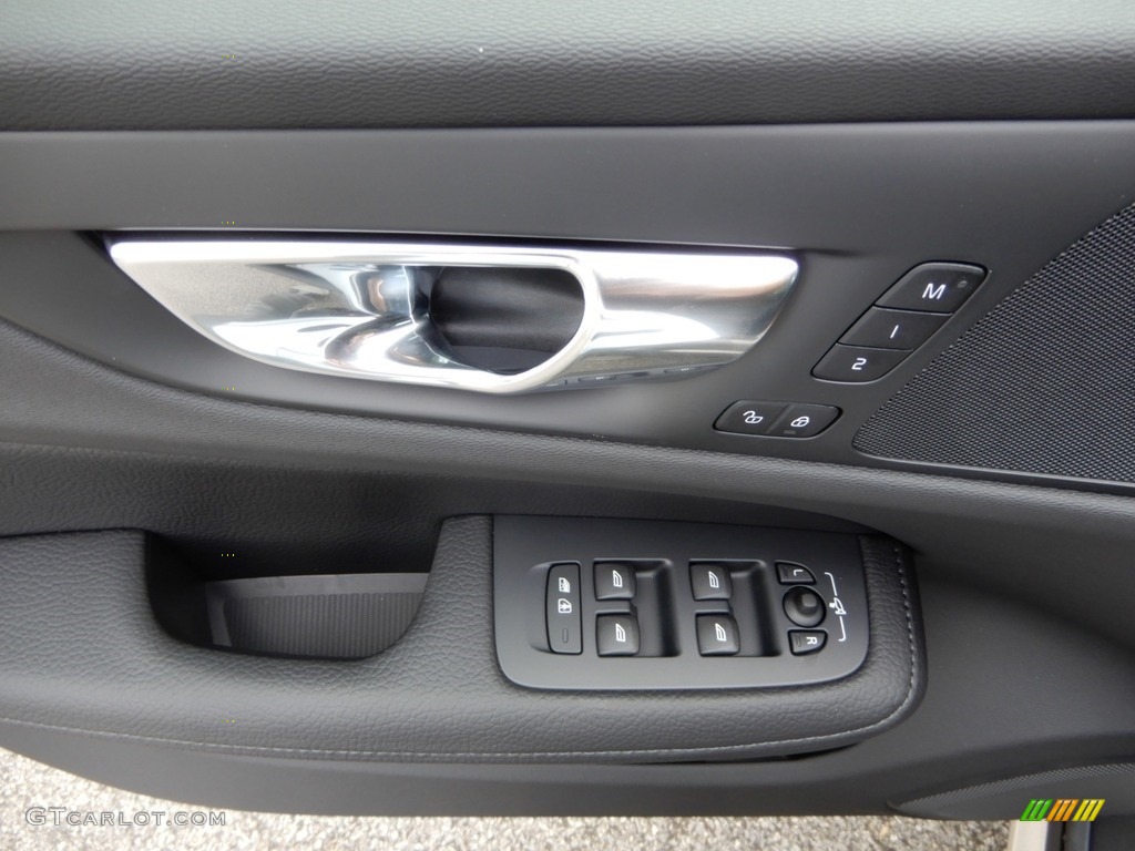 2020 Volvo V60 Cross Country T5 AWD Charcoal Door Panel Photo #134852087