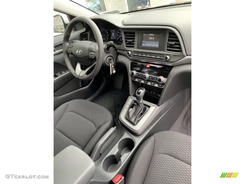 2020 Hyundai Elantra SE Black Dashboard Photo #134852913