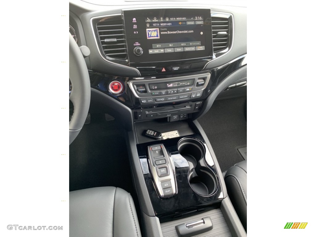 2020 Honda Pilot Touring AWD Controls Photo #134853837