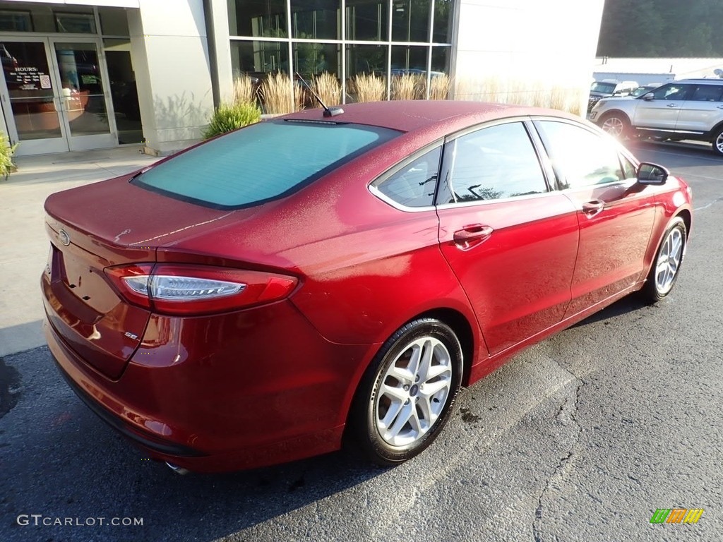2016 Fusion SE - Ruby Red Metallic / Charcoal Black photo #2