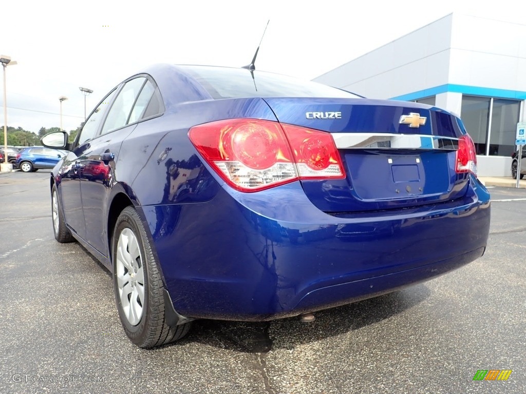 2013 Cruze LS - Blue Topaz Metallic / Jet Black/Medium Titanium photo #5