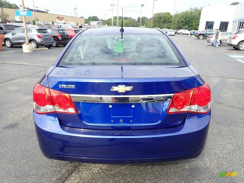 2013 Cruze LS - Blue Topaz Metallic / Jet Black/Medium Titanium photo #6
