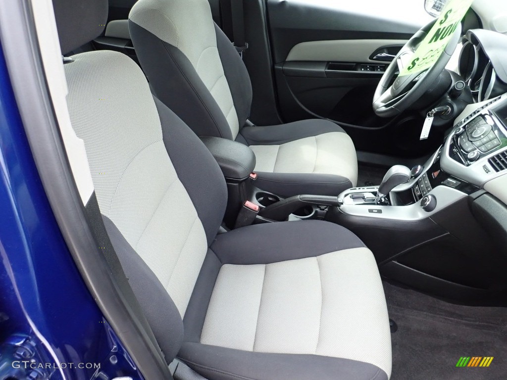 2013 Cruze LS - Blue Topaz Metallic / Jet Black/Medium Titanium photo #15