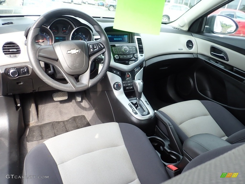 2013 Cruze LS - Blue Topaz Metallic / Jet Black/Medium Titanium photo #22