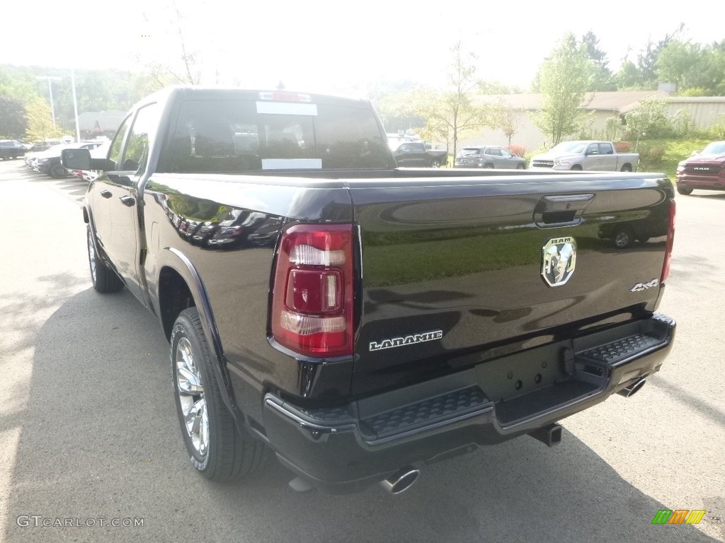 2019 1500 Laramie Crew Cab 4x4 - Diamond Black Crystal Pearl / Black photo #3