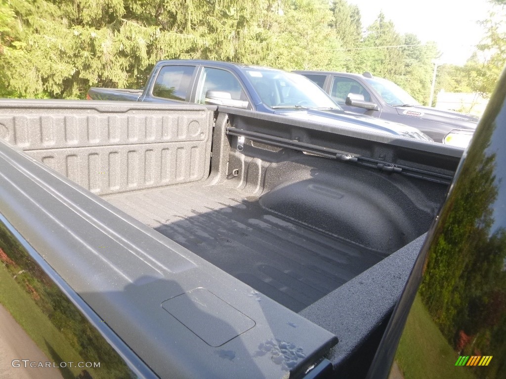 2019 1500 Laramie Crew Cab 4x4 - Diamond Black Crystal Pearl / Black photo #13