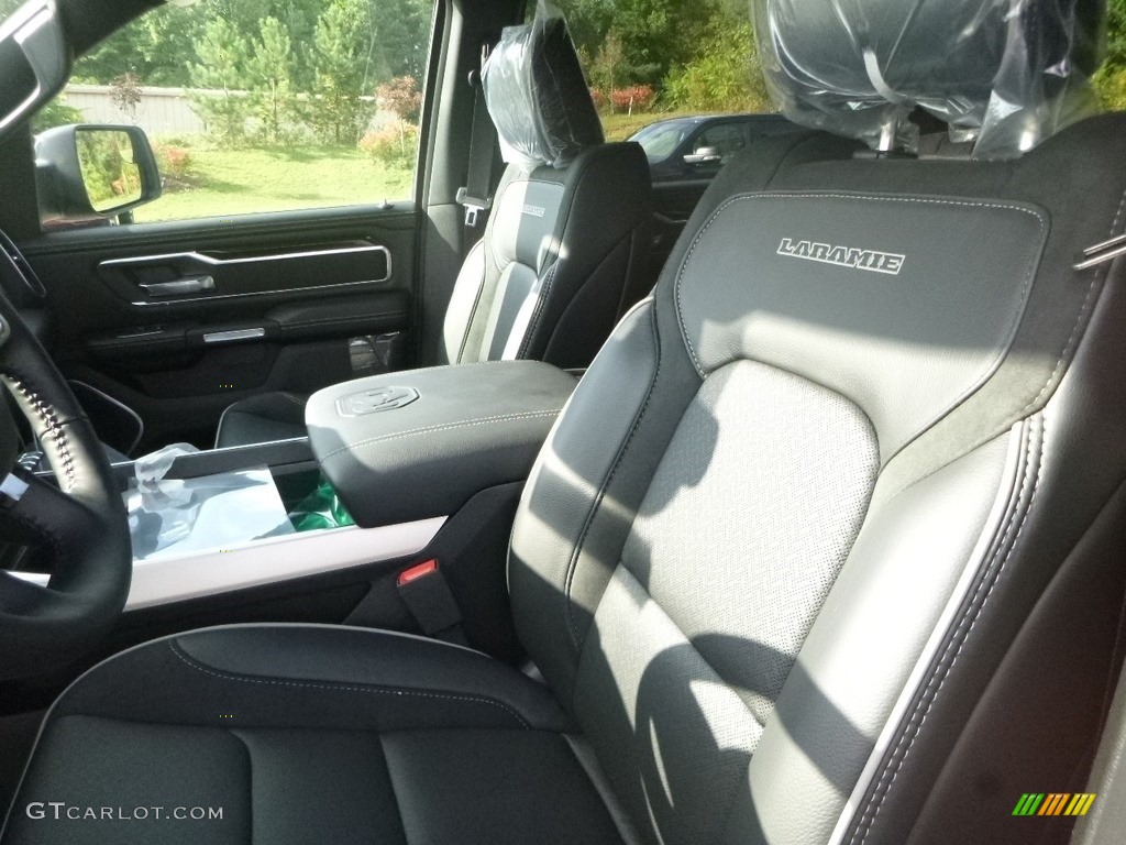 2019 1500 Laramie Crew Cab 4x4 - Diamond Black Crystal Pearl / Black photo #14
