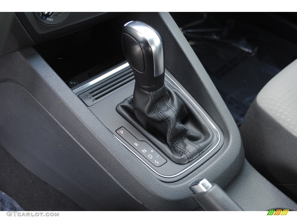 2017 Jetta S - Cardinal Red Metallic / Black/Palladium Gray photo #14