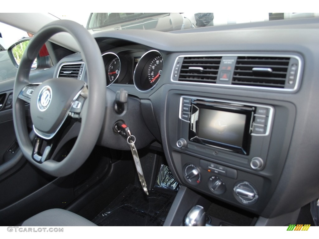 2017 Jetta S - Cardinal Red Metallic / Black/Palladium Gray photo #18