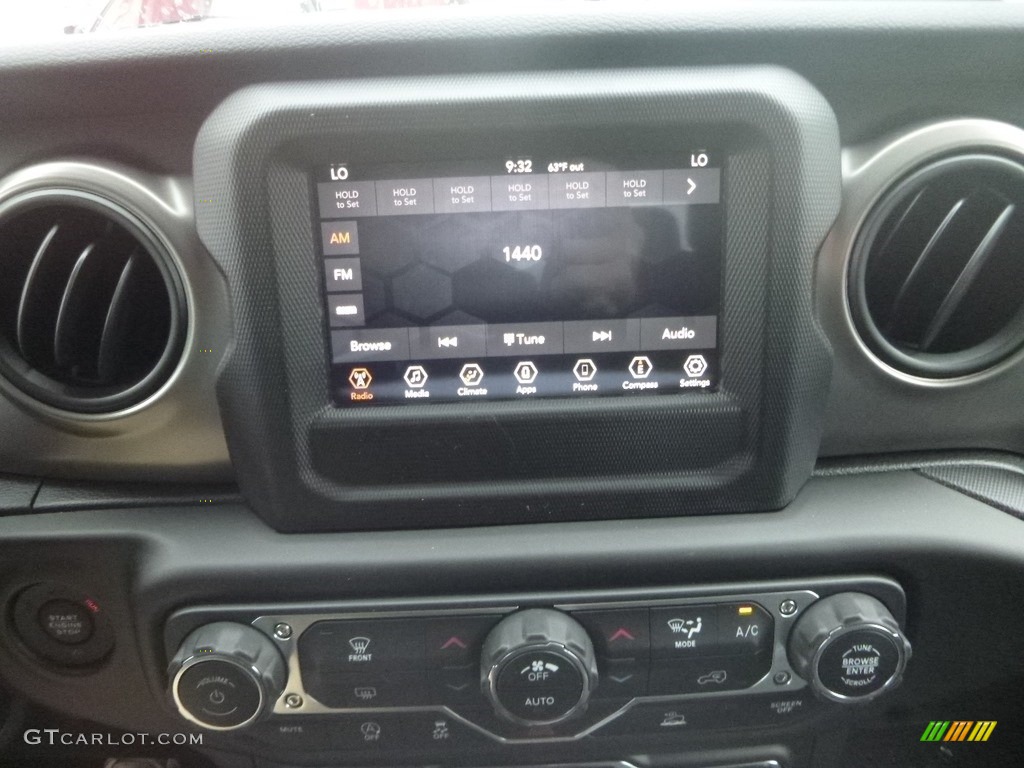 2020 Gladiator Sport 4x4 - Granite Crystal Metallic / Black photo #17