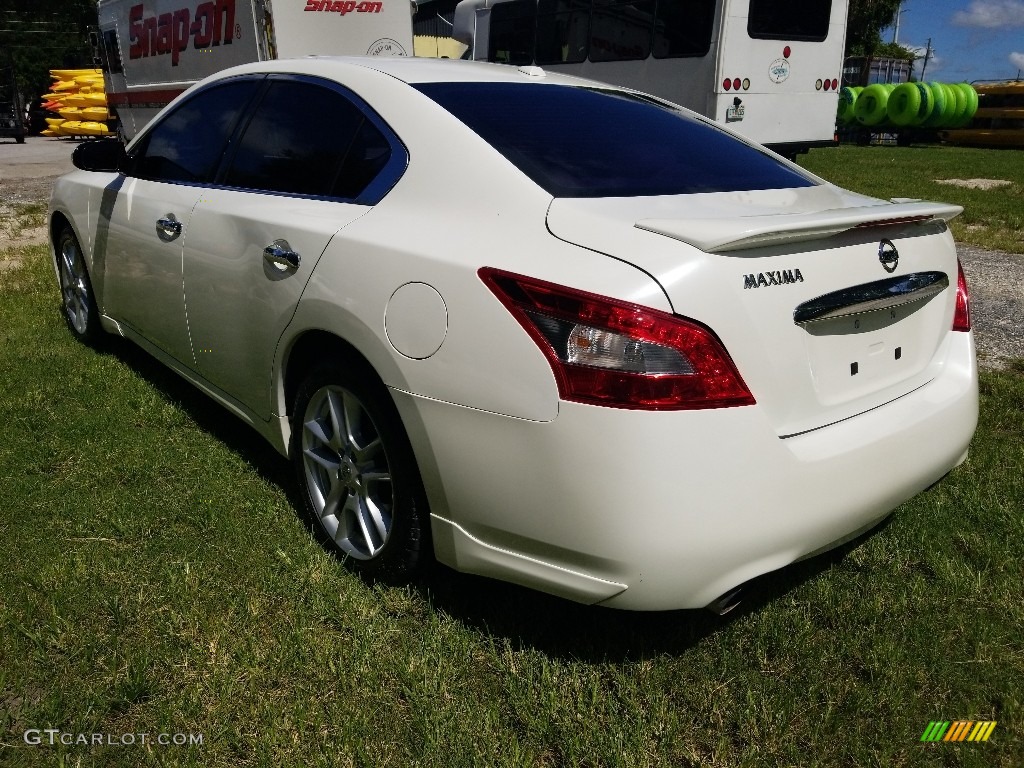 2010 Maxima 3.5 S - Winter Frost White / Caffe Latte photo #5