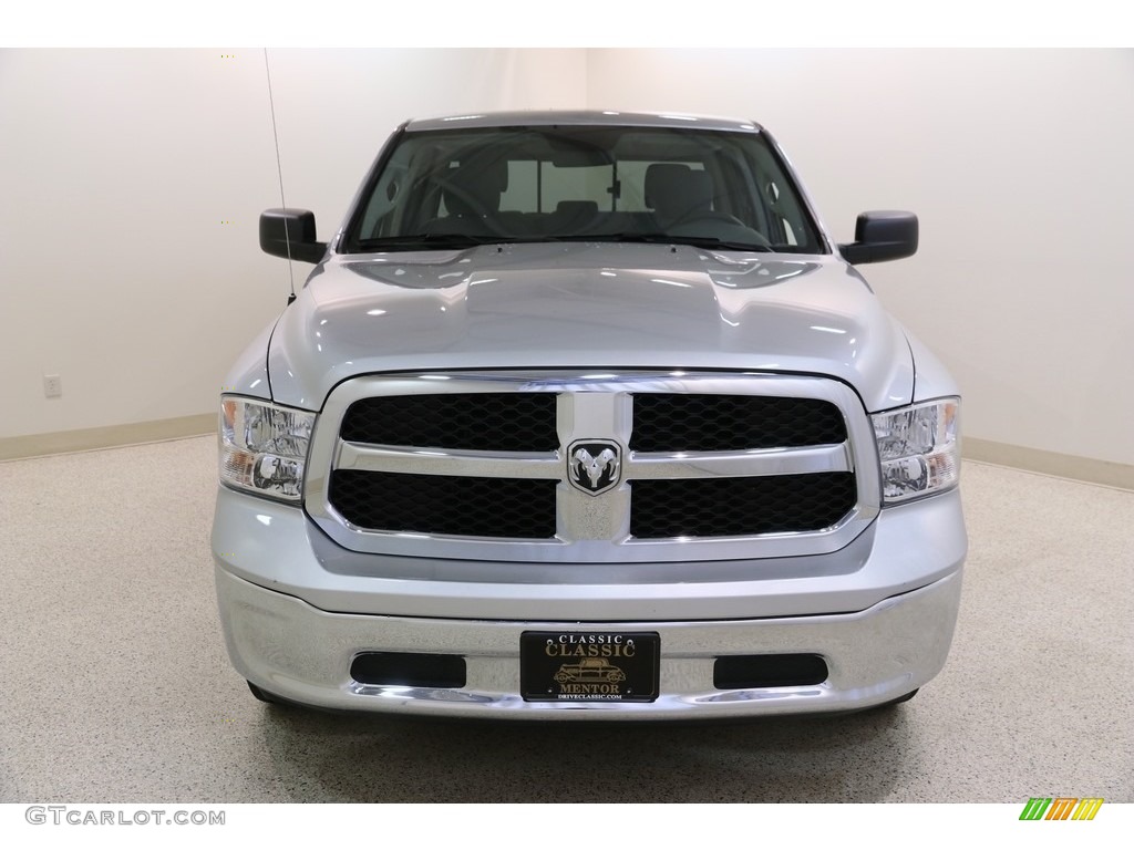 2019 1500 Classic SLT Crew Cab 4x4 - Bright Silver Metallic / Black/Diesel Gray photo #2