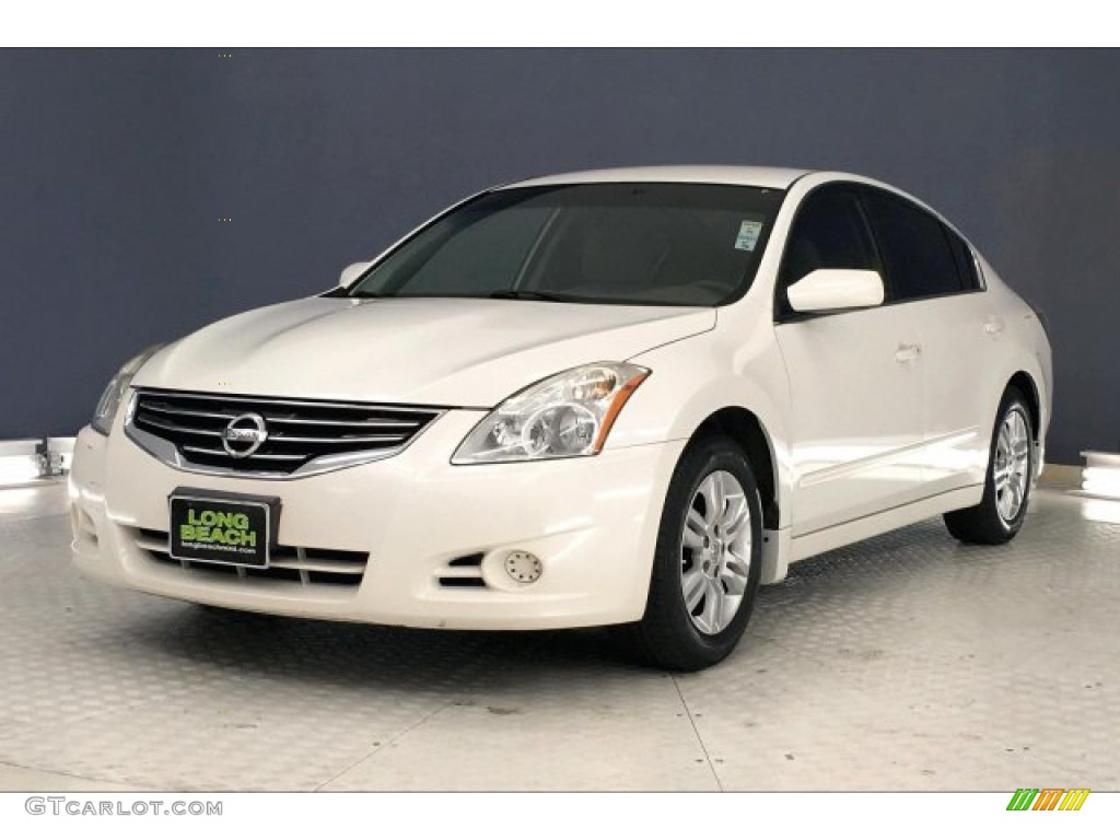2011 Altima 2.5 S - Winter Frost White / Blond photo #12