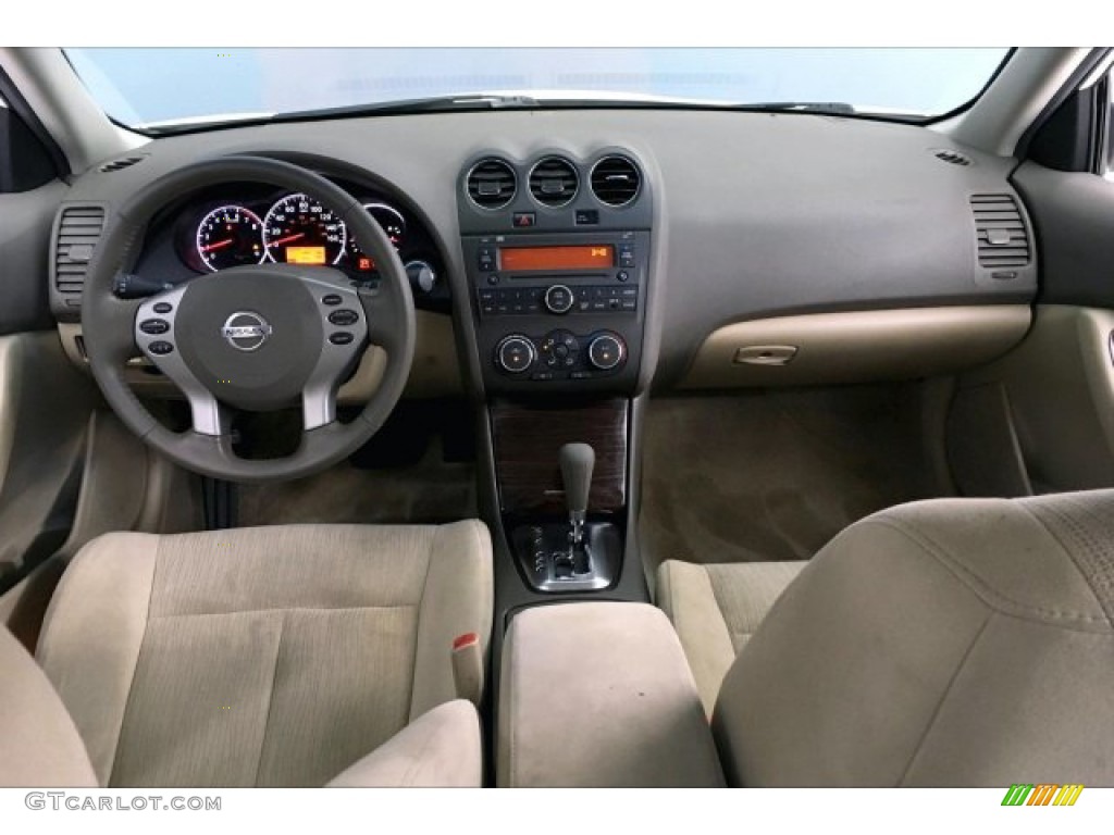 2011 Altima 2.5 S - Winter Frost White / Blond photo #19