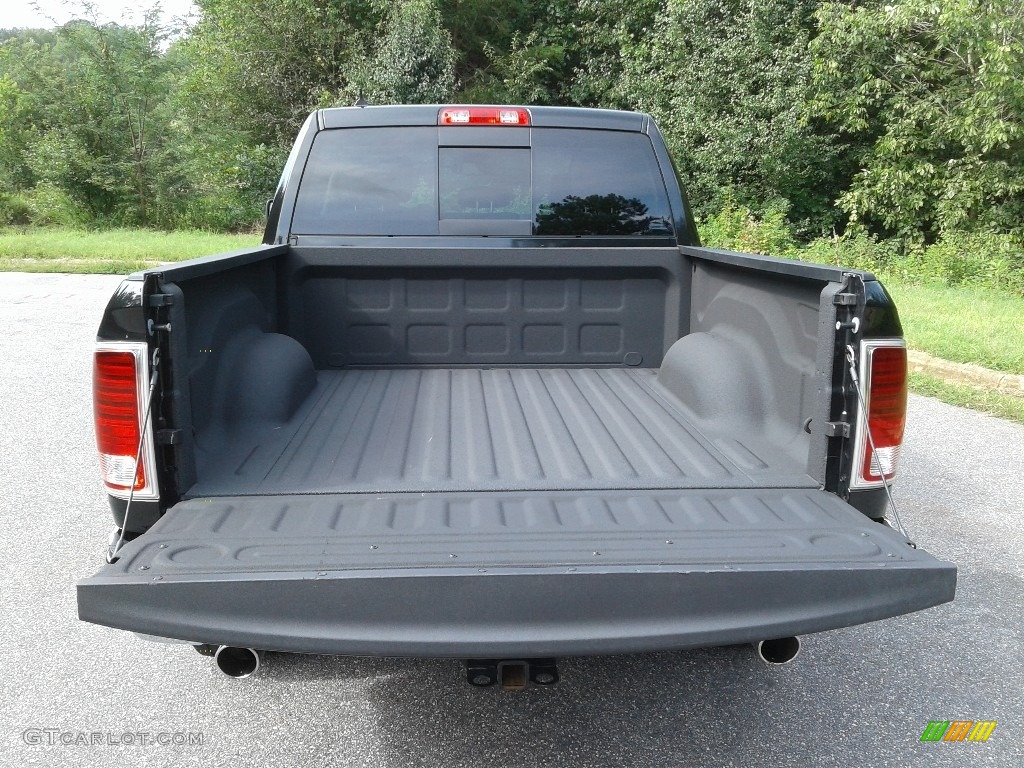 2018 1500 Laramie Crew Cab 4x4 - Brilliant Black Crystal Pearl / Black photo #12