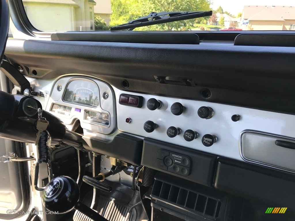 1978 Toyota Land Cruiser FJ40 Black Dashboard Photo #134909155